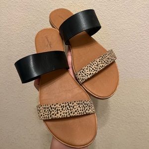 Women’s Cheetah Strap sandal